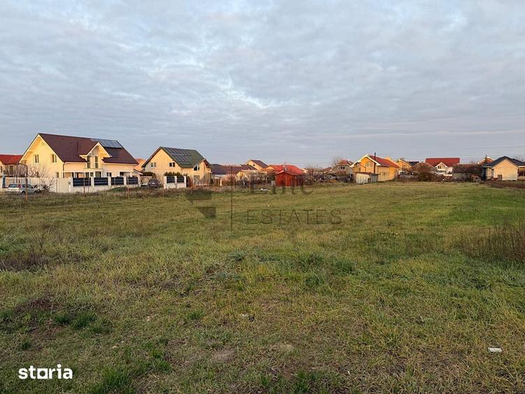 Teren de 1150 mp, în Sânmartin