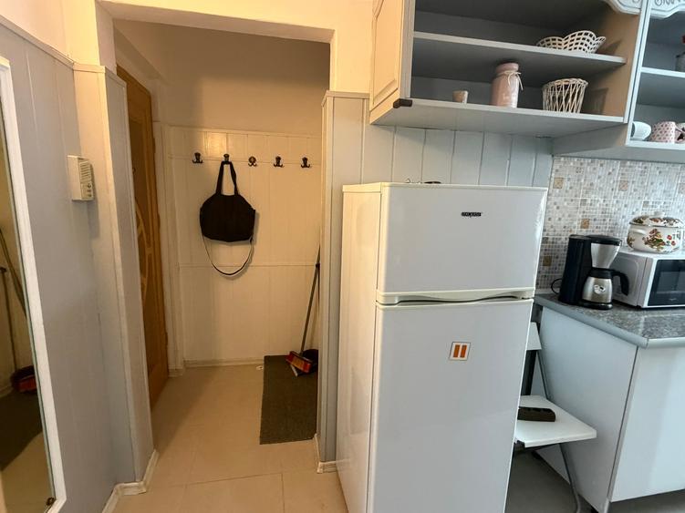 Apartament cu 2 camere semidecomandat în Craiter