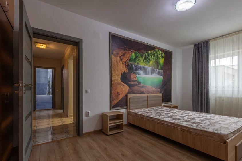 Apartament cu 3 camere decomandat în Florești