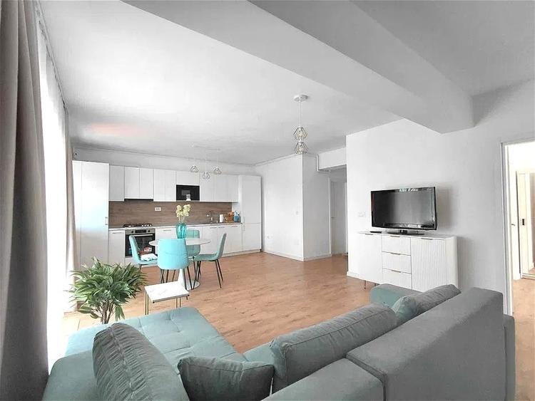 Apartament cu 3 camere semidecomandat, mobilat în Pipera