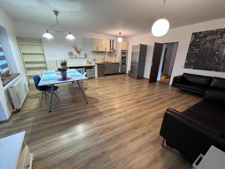 Casă cu 5 camere cu Canalizare în Ceangăi