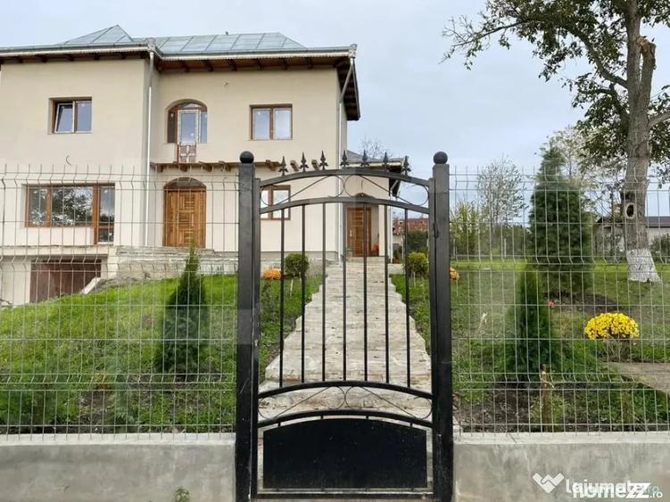 Casă cu 5 camere cu Teren 1400 Mp în Dorohoi