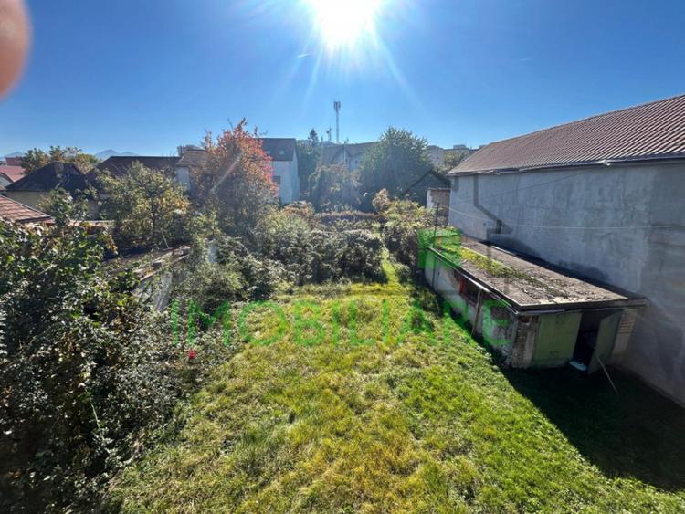 Casă cu 4 camere cu Teren 1053 Mp în Central