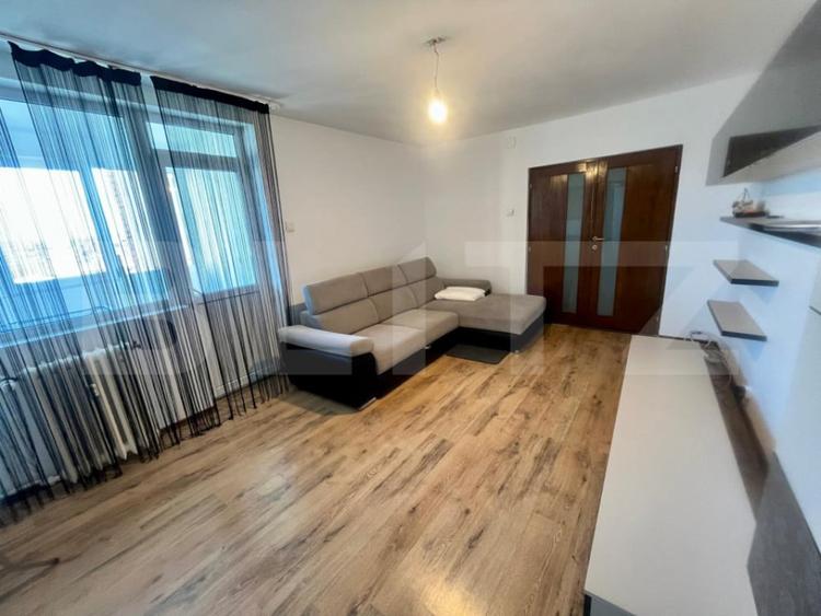 Apartament cu 3 camere semidecomandat în Rogerius