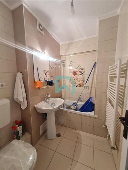 Apartament cu 3 camere decomandat, mobilat în Răcădău