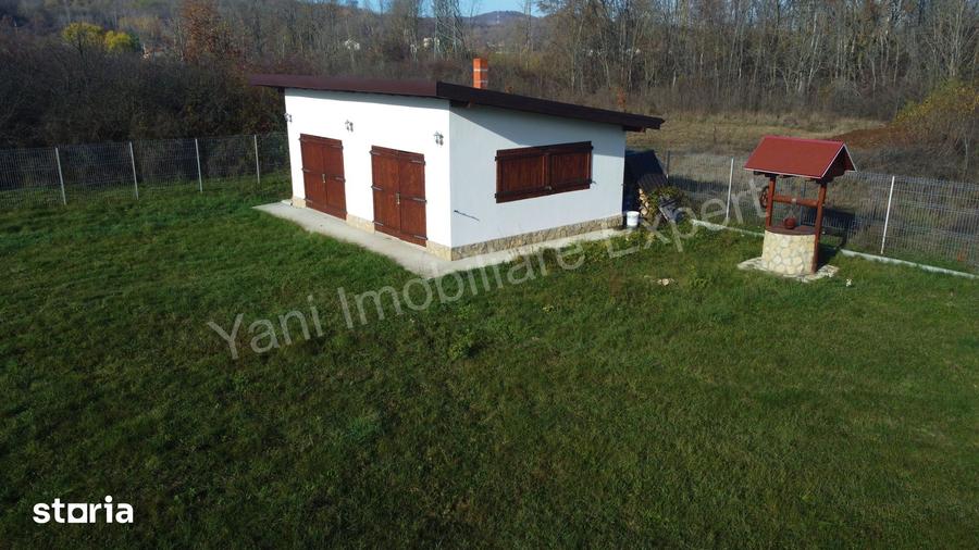 Teren de 1600 mp, în Merișani