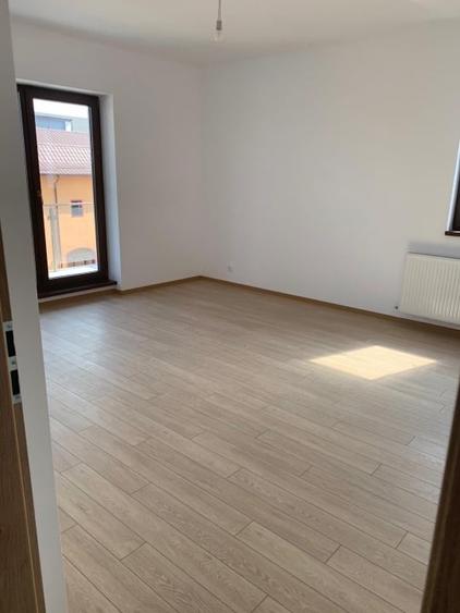 Apartament cu 3 camere decomandat, mobilat în Bucureștii Noi