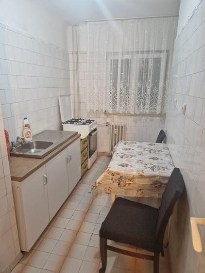 Garsonieră decomandată în Rovine