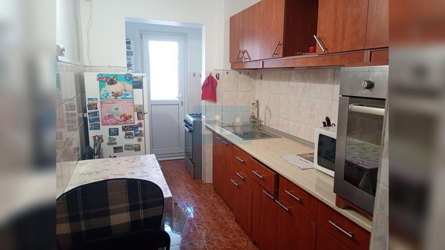 Apartament cu 4 camere decomandat în Micro 39