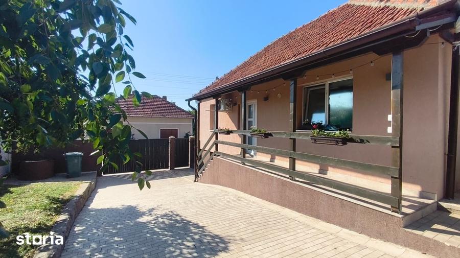 Casă cu 5 camere cu Teren 948 Mp în Central
