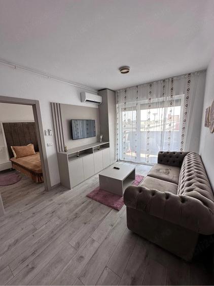 Apartament cu 2 camere decomandat în Exterior Vest