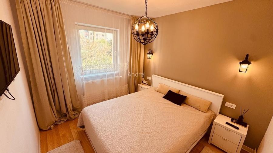 Inchiriez apartament 2 camere,etaj 2 din 4, zona foarte buna in Brasov,prima inchiriere