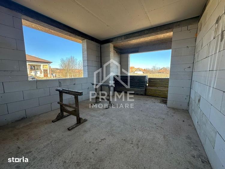 Casă cu 4 camere cu Teren 200 Mp în Teiu