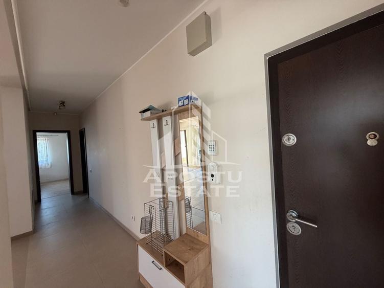 Apartament cu 3 camere decomandat, mobilat în Dumbrăvița
