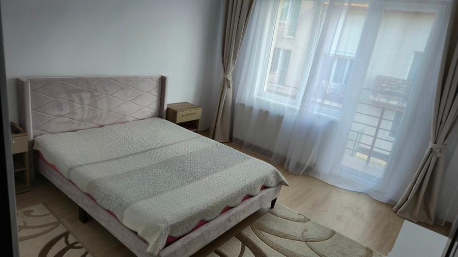 Apartament cu 3 camere decomandat în Bună Ziua