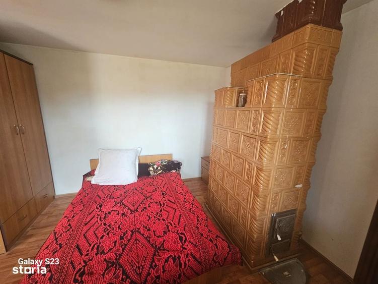 Casă cu 4 camere în Păstrăveni