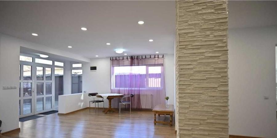 Casă cu 3 camere în Drumul Carului
