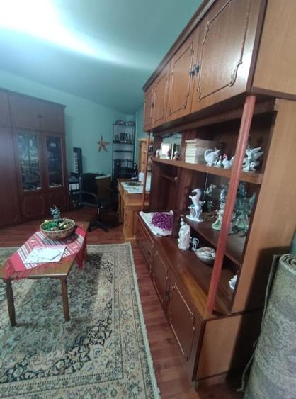 Casă cu 6 camere cu Teren 220 Mp în Griviței