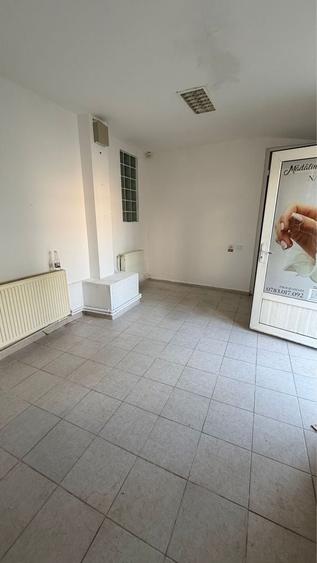 Spațiu comercial, de 20 mp, în Central