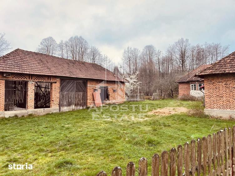 Casă cu 2 camere cu Teren 1000 Mp în Central