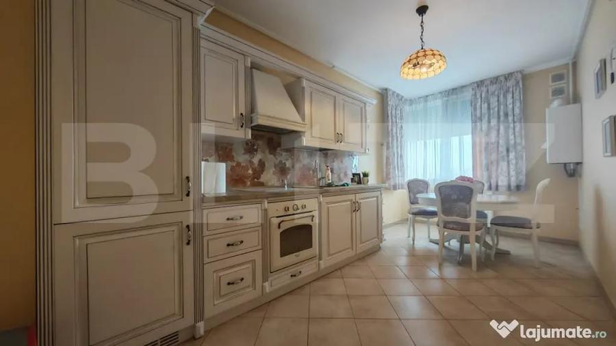 Apartament cu 3 camere decomandat în Central