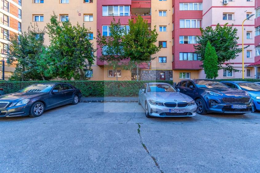 Garsonieră decomandată, mobilată în Astra