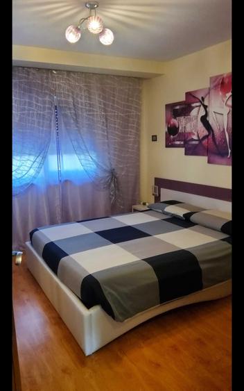 Apartament cu 3 camere decomandat în Sud