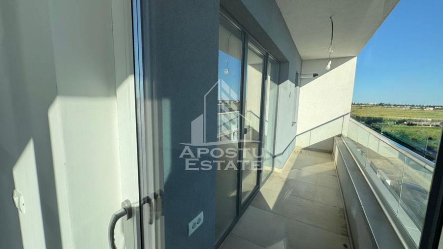 Apartament cu 3 camere semidecomandat în Torontalului