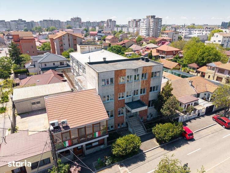 Spațiu comercial, de 1,452 mp, în Central