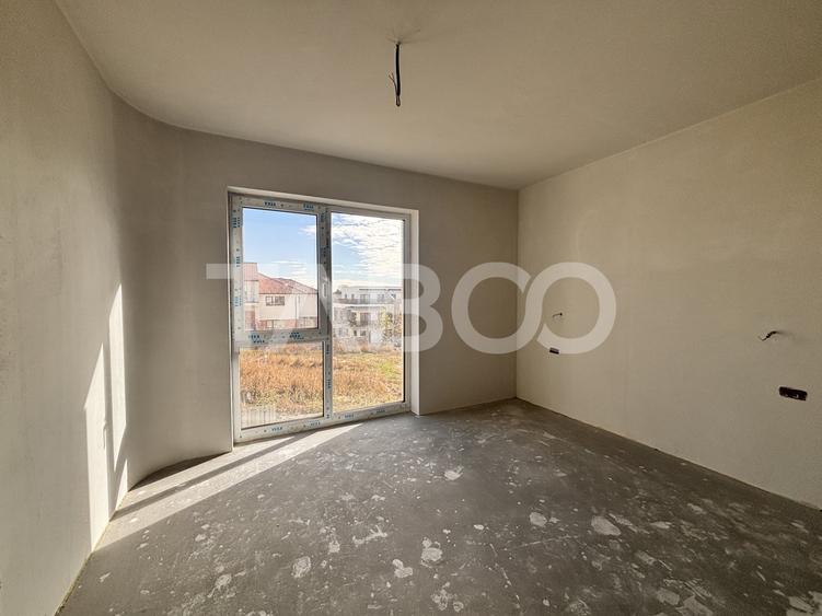 Duplex cu 5 camere cu Canalizare în Iris