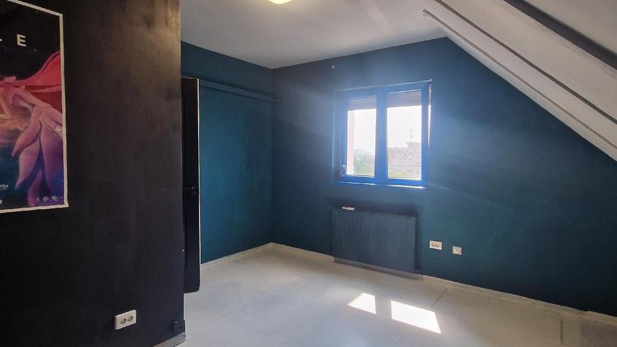 Apartament cu 3 camere decomandat în Sud