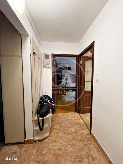 Apartament cu 3 camere decomandat în Rogerius