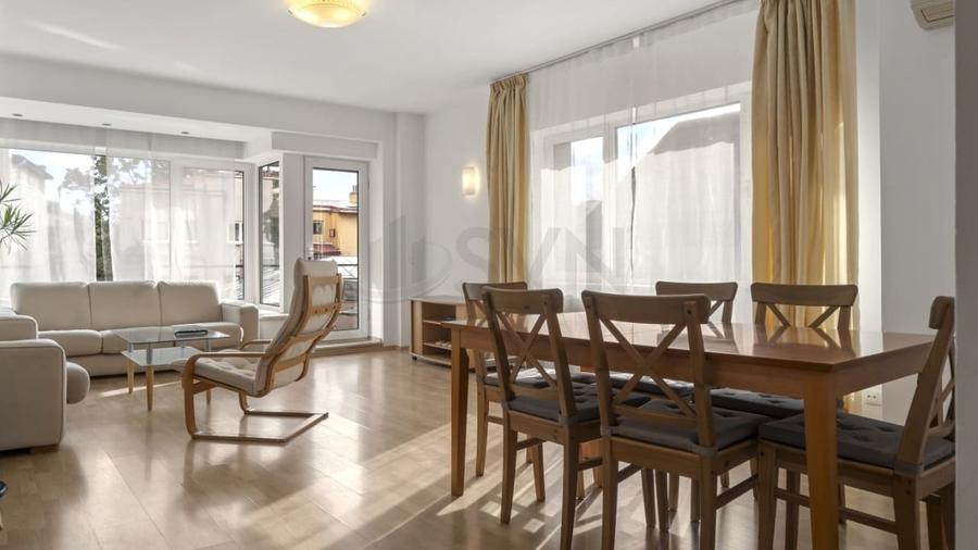 Apartament cu 3 camere decomandat, mobilat în Primăverii