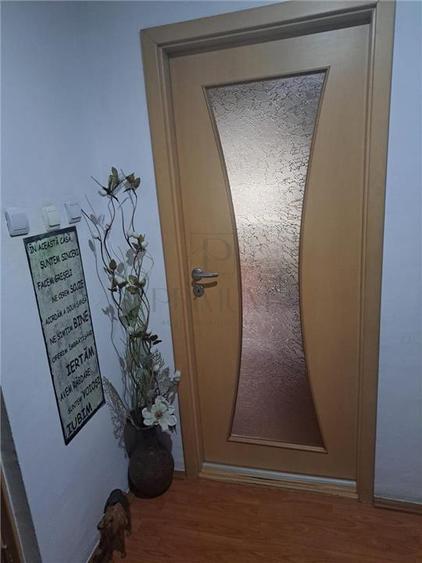 Apartament cu 3 camere decomandat în Lipovei