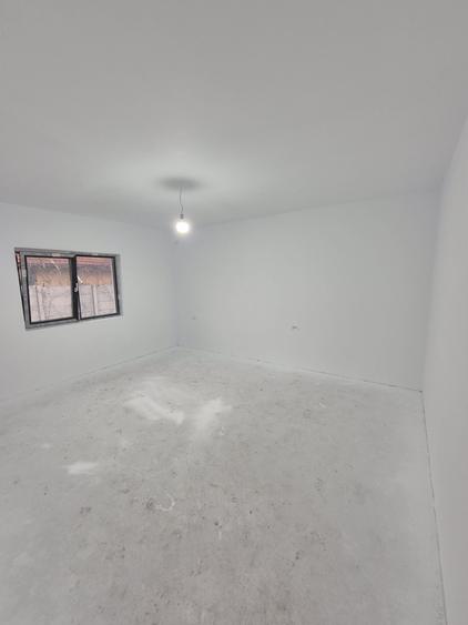 Casă cu 4 camere în Lilieci