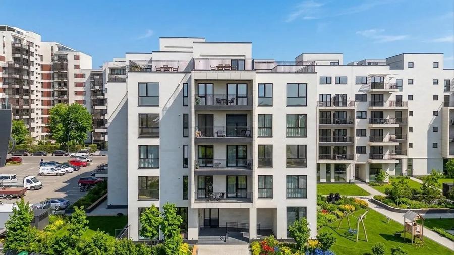 Penthouse cu 3 camere decomandat în Pipera