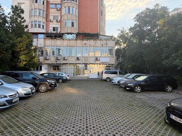 Spațiu comercial, în Central