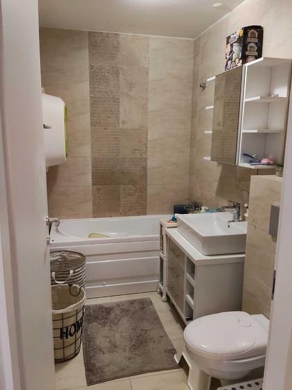 Apartament cu 3 camere decomandat în Crețuleasca