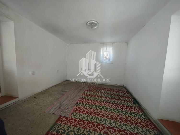 Casă individuală cu 4 camere cu Canalizare în Vest