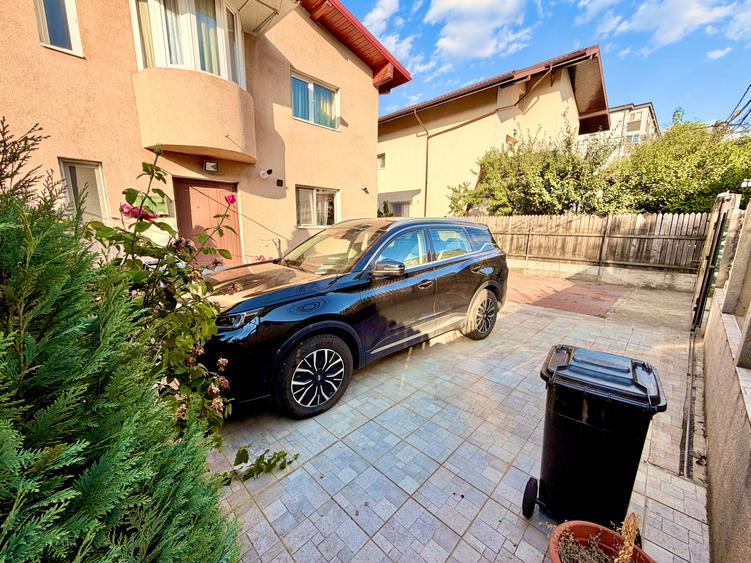 Duplex cu 4 camere cu Canalizare în Metalurgiei