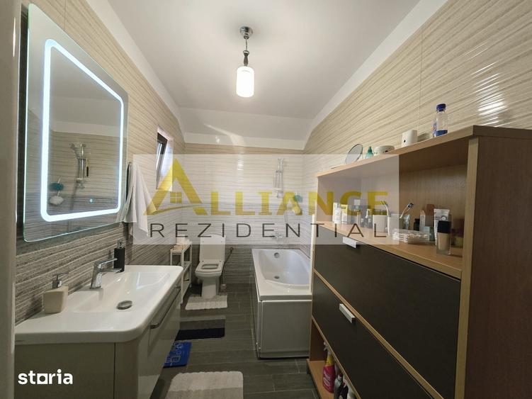Casă cu 4 camere cu Teren 291 Mp în Central
