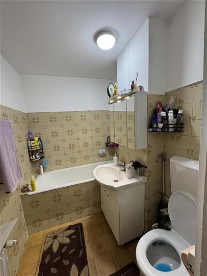 Apartament cu 3 camere decomandat în Giurgiului