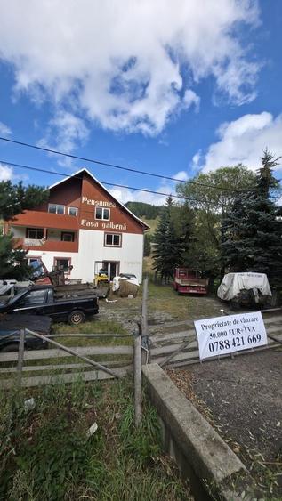 Casă individuală cu 8 camere cu Canalizare în Nord