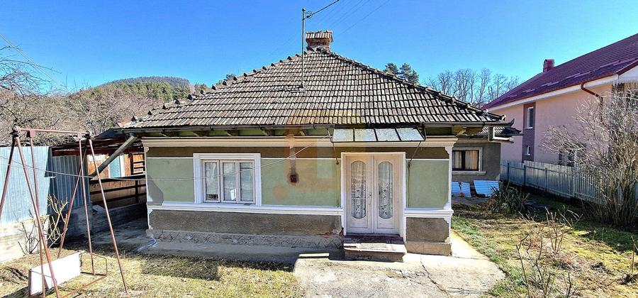 Casă individuală cu 5 camere cu Teren 2135 Mp în Alexandru cel Bun