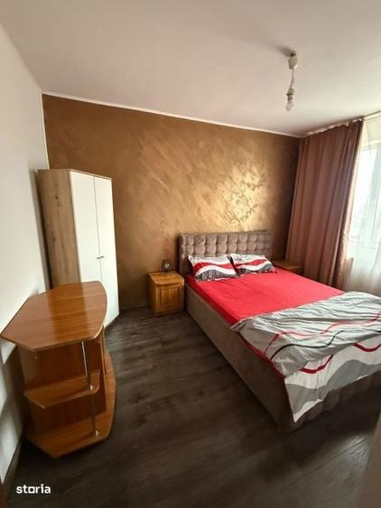 Apartament cu 3 camere semidecomandat în Nord