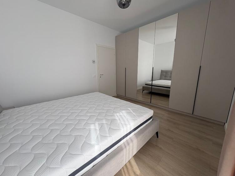Apartament cu 2 camere semidecomandat, mobilat în Torontalului