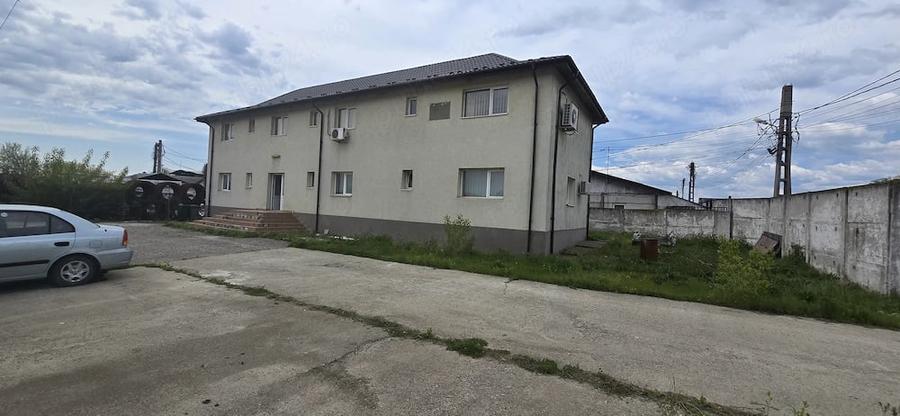 Spațiu comercial, de 380 mp, în Blejoi