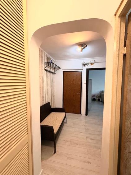 Apartament cu 2 camere decomandat în Nicolina