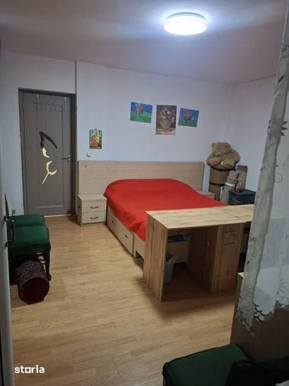 Proprietar Vand apartament 2 camere - 8