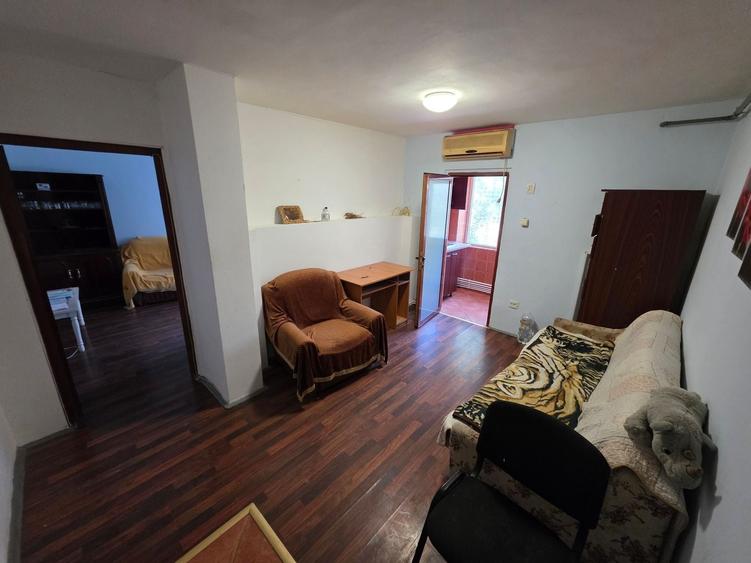 Apartament cu 2 camere decomandat în CET